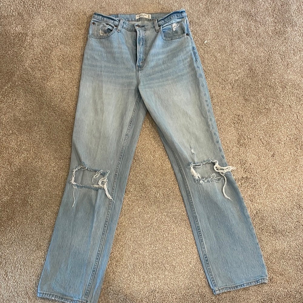 A&F The 90’s Straight Ultra High Rise Jean